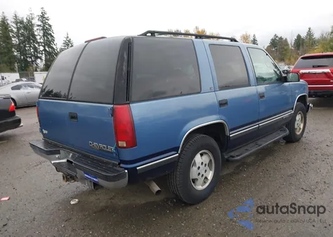1995 Chevrolet Tahoe K1500 z USA, uszkodzony, nr VIN 1GNEK13K8SJ447375